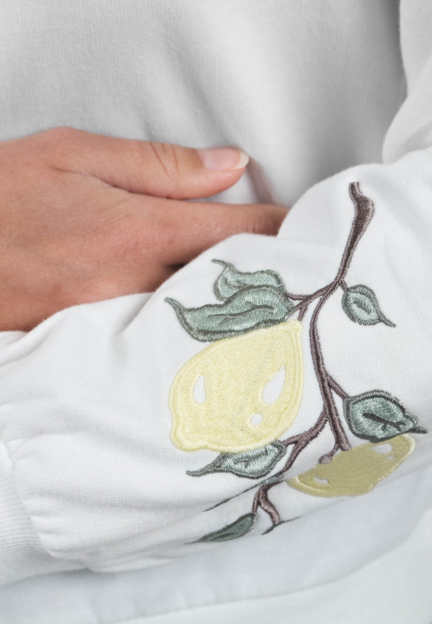 Juicy Lemon Sweatshirt - Image 3
